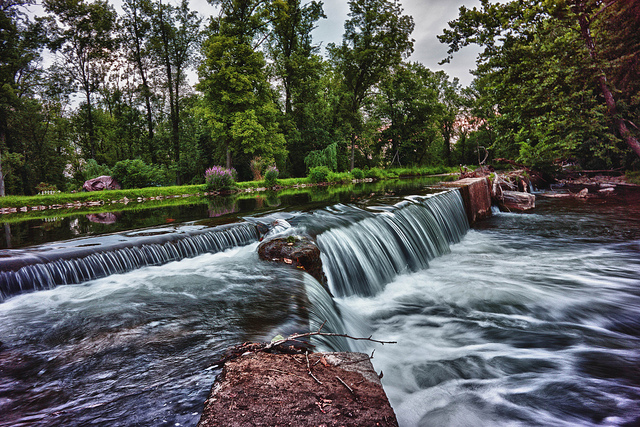 streams at allenberry resort flowers trees