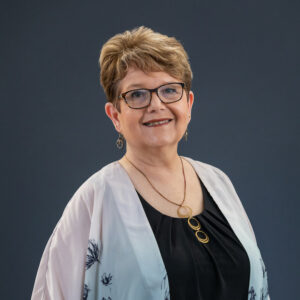 Headshot: Vicki Mayk