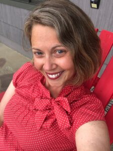 Headshot Leslie Lindsay