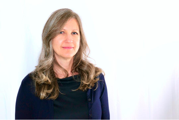 Headshot: Amy Reardon