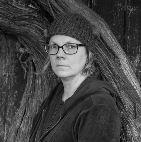 Black and white photo of Jennifer Lunden