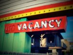 no vacancy sign at motel