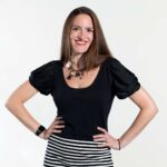 Headshot of author Lizz Schumer